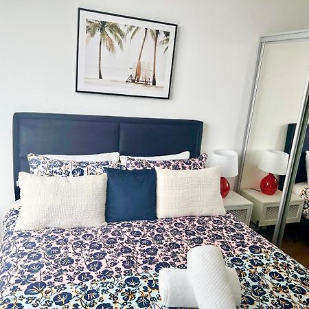 Spacious Urban Gem Apartment With Parking Bracknell Buitenkant foto